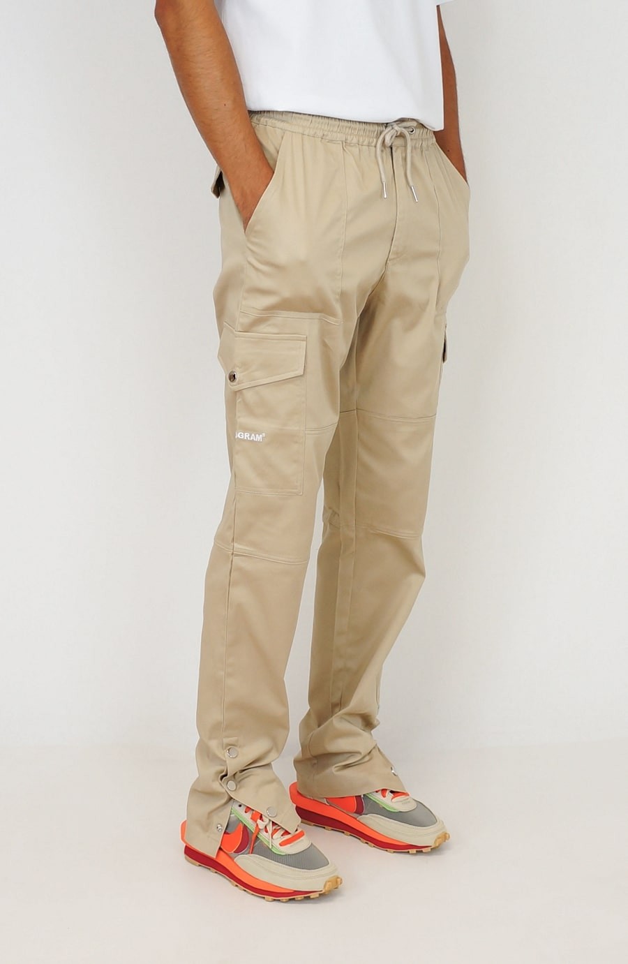 Pantalon cargo homme avec un bouton + zip